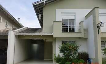 Imagem: Sobrado em condomínio fechado no Costa