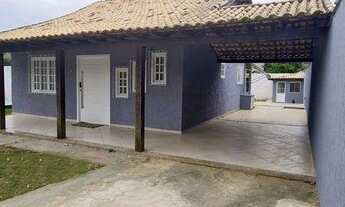 Imagem: CASA COM MUITO ESPAÇO DE TERRENO E PISCINA