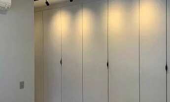 Imagem 4: O apartamento duplex, completamente reformado (sem uso após a reforma) está localizado a u