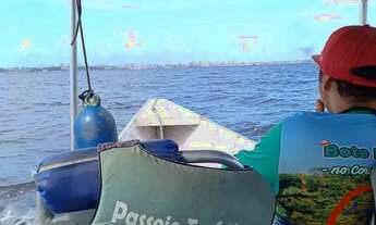 Imagem 1: ALUGO BOTE COM MOTOR 15HP