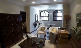 Imagem 2: Excelente apartamento em rua bucólica nas Laranjeiras