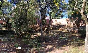 Imagem 2: Terreno com potencial comercial e casa