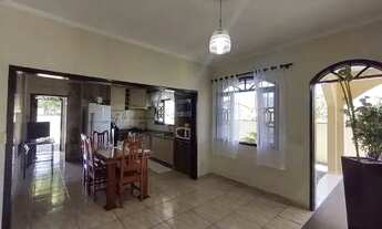 Imagem 3: Vendo casa com 3 quartos, sendo um destes quartos um é suite grande