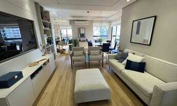 Imagem: 3 dormitórios reformado com mobília fina