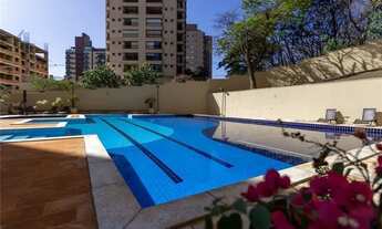 Imagem: O apto tem 2 quartos (sendo 1 suíte) e