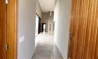 Imagem 2: Casa de condomínio para venda possui 430 metros quadrados com 3 quartos