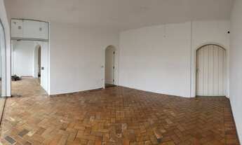 Imagem 4: Casa Comercial em ótima localização na Av Itavuvu. Espaçosa, ideal para vários tipos de co