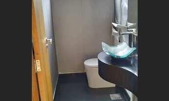 Imagem 3: Casa de condomínio térrea para aluguel possui 480 metros quadrados com 5 quartos