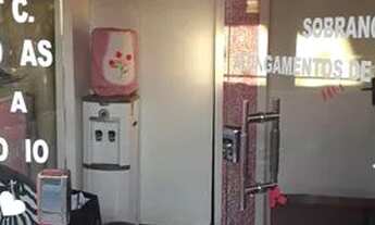 Imagem 5: Vendo casa/ponto comercial no Bairro da Paz, por motivos de viagem, bem ao lado da casinha