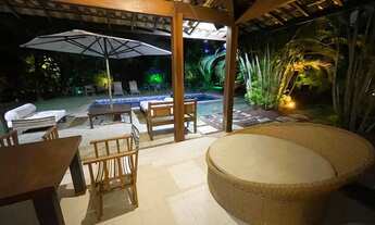 Imagem 3: Luxuosa Casa de 5 Quartos com Piscina e Infraestrutura Completa no Prestigiado Condomíni