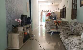 Imagem 4: Casa na ilha de manguinhos frente de rua