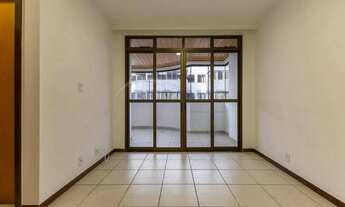 Imagem 3: Apartamento de 2 Quartos com Suíte e Varandas à Venda na Cora Coralina SQN 212 - Asa Norte