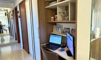 Imagem 5: Vendo Apto em Candelária, Res Golden Tower: 3 quartos, 2 suítes, sla, WC, varanda e gar