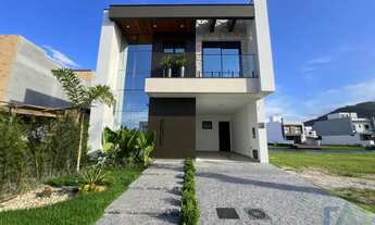 Imagem 2: Casa com fundo lago no Deltaville 3 Quartos 1 Suíte e 2 Vagas