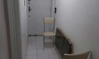 Imagem 6: Kitnet com excelente localização em Copacabana - Uma quadra da praia e perto do metrô (Pos