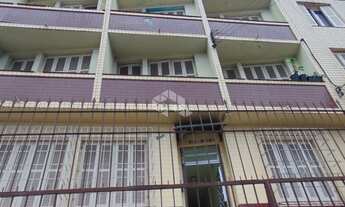 Imagem: Apartamento de 2d reformado com pátio