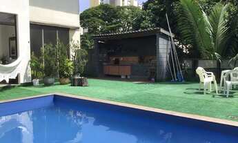 Imagem 3: Casa Assobradada com 4 suítes, 7 banheiros e 5 vagas. Com assinatura do Arquiteto Rino Lev