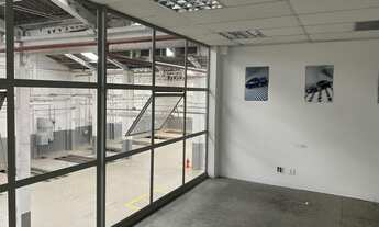 Imagem 7: Barracão próximo à Linha verde