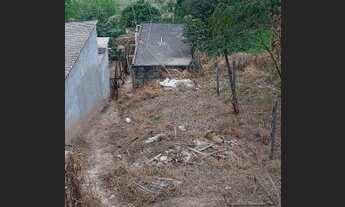 Imagem 3: Terreno no Braz Caxi próximo ao asfalto