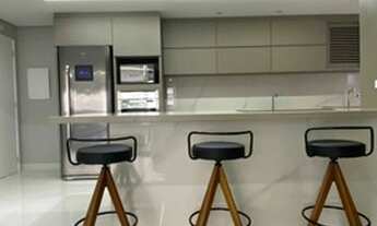 Imagem 5: Apartamento recém reformado mobiliado com 4 quartos sendo que 1 foi revertido em closet, v