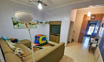 Imagem: Casa em frente a um dos vértices da Praça