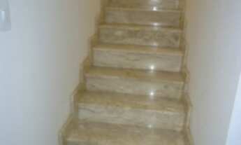 Imagem 2: Sobrado piso superior - 3 dormitórios grandes, sendo 1 suite, todos com porta balcão, a su