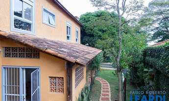 Imagem: CASA ASSOBRADADA - VILA MADALENA - SP