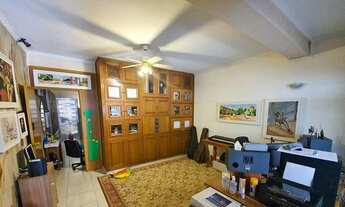 Imagem 7: Casa em frente a um dos vértices da Praça Louveira