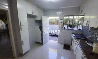 Imagem 7: Alugue belíssima casa, 225 m2, piscina e espaço gourmet, rua tranquila, Sumaré, 600 metros