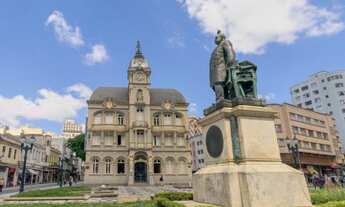 Imagem 3: Conjunto comercial mobiliado no Centro de Curitiba