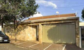 Imagem: Araraquara - Casa Padrão - Centro