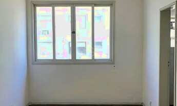 Imagem 3: Apartamento JK, a poucos metros da Redenção. Condomínio com 2 elevadores, portaria 24h e c