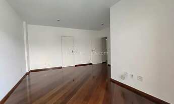 Imagem 4: Ref.: 3014 - Apartamento com Três Quartos- 1 Suíte- 2 Vagas de Garagem- Centro