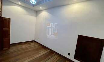 Imagem 3: Casa para aluguel e venda possui 292 metros quadrados com 5 quartos