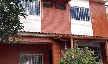 Imagem: Casa triplex no 25 de Agosto