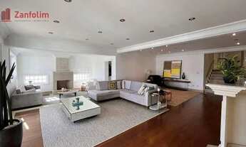 Imagem 2: Amplo terreno 1.928,94 m², com campo de futebol e vestiários!