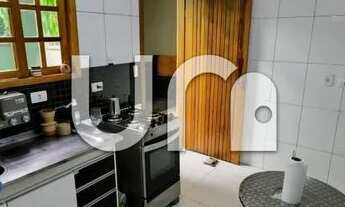 Imagem 6: Casa de 140 m2, com 4 dormitórios, 2 suítes, 2 vagas, reformada na Aclimação