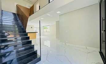 Imagem 6: Mansão com 4 Quartos, 3 Suítes com Closet e Varanda, Piscina e 4 Vagas em Vespasiano