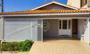 Imagem 2: Casa de rua : / Residencial / Jardim Ester