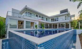 Imagem: Casa alto padrão com 5 quartos, suites