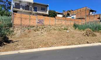Imagem: Terreno 303m2 - 10 metros de frente. Jardim