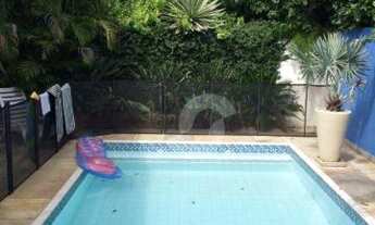 Imagem 3: Linda Casa de 5 Quartos com Piscina em Condomínio