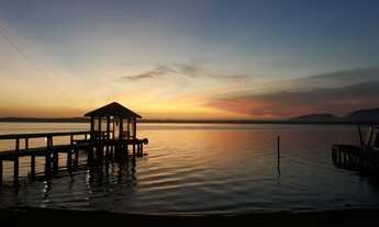 Imagem 4: Casa para venda possui 695 metros quadrados com 1 quarto em Lagoa da Conceição - Florianóp