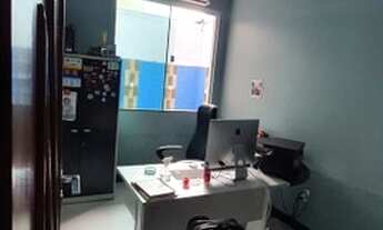 Imagem 4: Casa com ótimo acabamento e com piscina no Condomínio Cidade Jardim II