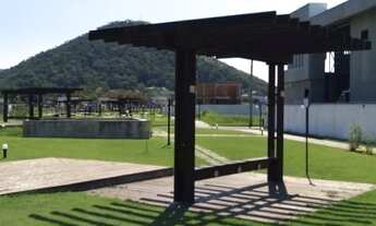 Imagem 2: Lote/Terreno para venda possui 394 metros financiado em Cajueiros (Itaipuaçu) - Maricá - R