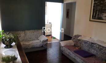 Imagem 2: Casa para aluguel, 5 quartos, 2 suítes, 2 vagas, Osvaldo Rezende - Uberlândia/MG