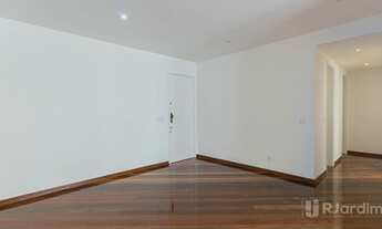 Imagem 4: Praia Leblon. Portaria 24h. Apartamento com varanda, 2 quartos (1 suíte) à venda, 103 m²