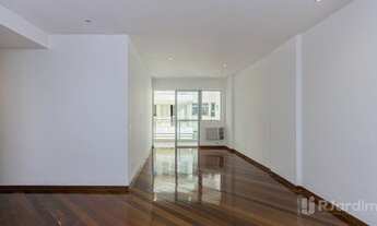 Imagem 2: Praia Leblon. Portaria 24h. Apartamento com varanda, 2 quartos (1 suíte) à venda, 103 m²