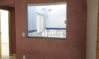 Imagem 6: Casa com 5 dormitórios à venda por R$ 245.000 - Planalto - Uberlândia/MG