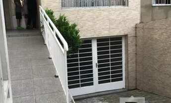 Imagem 4: 260 m² - 3 dormitórios, 1 suíte, dormitório de empregada, 5 banheiros , 3 vagas, lavanderi